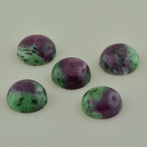 Rubin-Zoisit Lot Cabochons rund purpurrot+grün 64,59 ct Rubin-Zoisit Lot Cabochons rund purpurrot+grün 64,59 ct