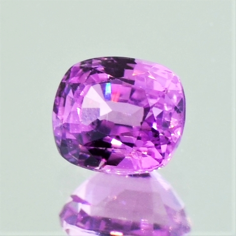 Saphir, Antikoval facettiert (2,69 ct.) aus Sri Lanka Saphir, Antikoval facettiert (2,69 ct.) aus Sri Lanka