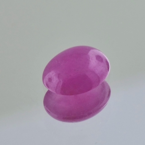 Saphir, Oval Cabochon (1,68 ct.) aus Sri Lanka Saphir, Oval Cabochon (1,68 ct.) aus Sri Lanka