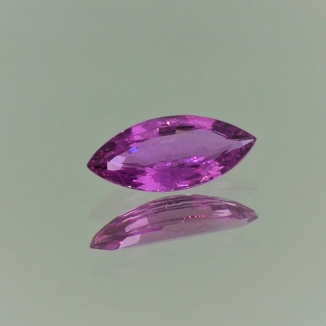 Saphir, Navette facettiert (1,52 ct.) aus Sri Lanka Saphir, Navette facettiert (1,52 ct.) aus Sri Lanka
