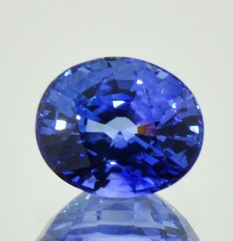 Saphir, Oval facettiert (6,25 ct.) aus Sri Lanka (Ratnapura District) Saphir, Oval facettiert (6,25 ct.) aus Sri Lanka (Ratnapura District)