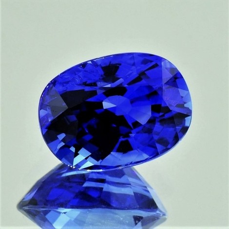 Saphir, Oval facettiert (6,64 ct.) aus Sri Lanka (Ratnapura District) Saphir, Oval facettiert (6,64 ct.) aus Sri Lanka (Ratnapura District)
