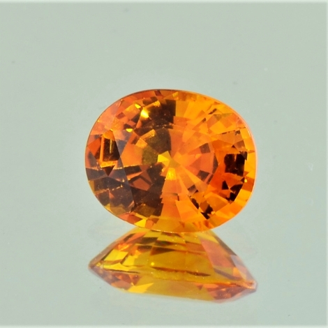 Saphir, Oval facettiert (3,98 ct.) aus Sri Lanka Saphir, Oval facettiert (3,98 ct.) aus Sri Lanka