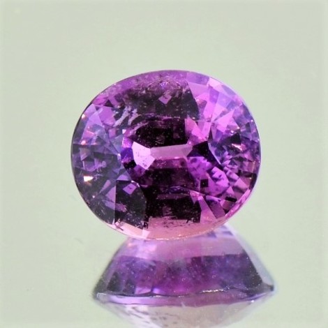 Saphir, Oval facettiert (3,65 ct.) aus Madagaskar (Ilakaka Region) Saphir, Oval facettiert (3,65 ct.) aus Madagaskar (Ilakaka Region)