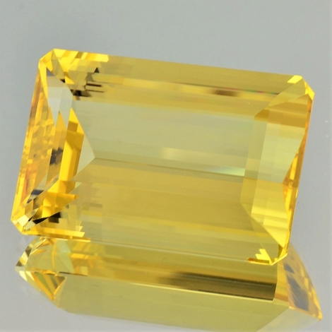 Skapolith octagon goldgelb 122,45 ct Skapolith octagon goldgelb 122,45 ct