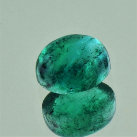 Smaragd, Oval Cabochon (2,75 ct.) aus Sambia Smaragd, Oval Cabochon (2,75 ct.) aus Sambia