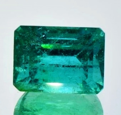 Smaragd, Achteck facettiert (10,24 ct.) aus Kolumbien Smaragd, Achteck facettiert (10,24 ct.) aus Kolumbien