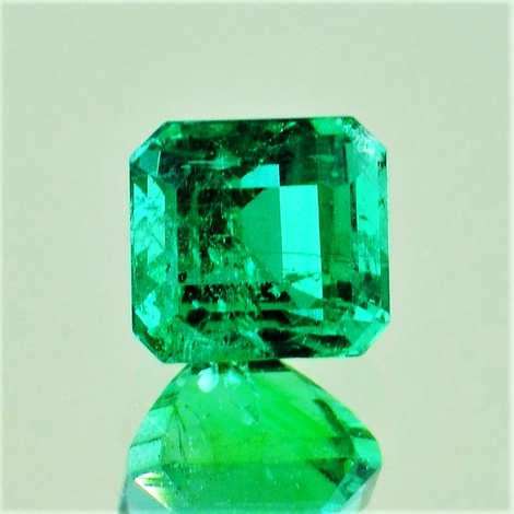 Smaragd, Achteck facettiert (2,42 ct.) aus Kolumbien Smaragd, Achteck facettiert (2,42 ct.) aus Kolumbien