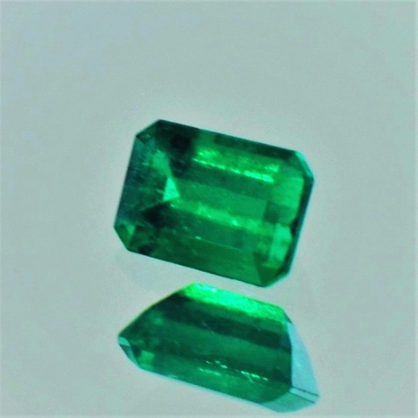 Smaragd octagon grün 0,54 ct.