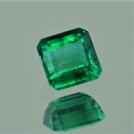 Smaragd, Achteck facettiert (0,45 ct.) aus Brasilien Smaragd, Achteck facettiert (0,45 ct.) aus Brasilien