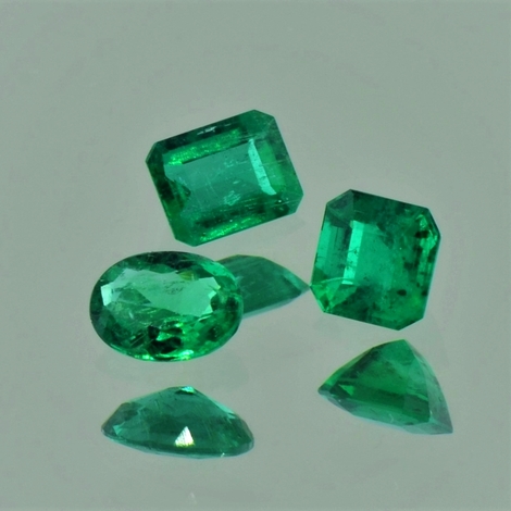 Emerald trio octagon & oval 1.35 ct Emerald trio octagon & oval 1.35 ct
