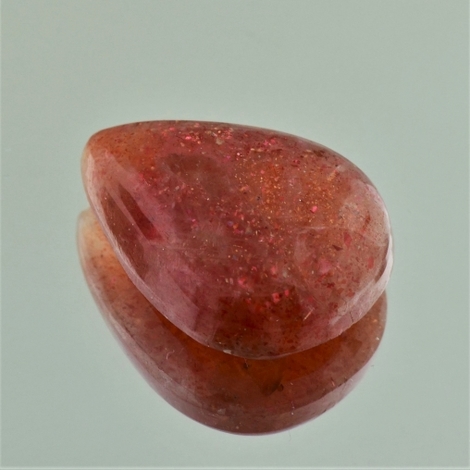 Sonnenstein, Tropfen Cabochon (28,52 ct.) aus Madagaskar Sonnenstein, Tropfen Cabochon (28,52 ct.) aus Madagaskar
