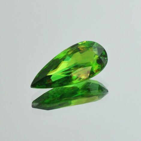 Sphen (Titanit), Tropfen facettiert (4,06 ct.) aus Madagaskar