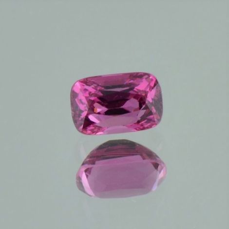 Spinell, Antik facettiert (1,02 ct.) aus Burma (Myanmar) Spinell, Antik facettiert (1,02 ct.) aus Burma (Myanmar)