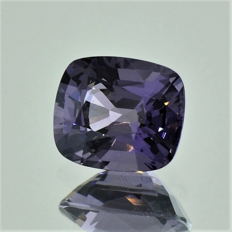 Spinell, Antikoval facettiert (2,44 ct.) aus Burma (Myanmar) Spinell, Antikoval facettiert (2,44 ct.) aus Burma (Myanmar)