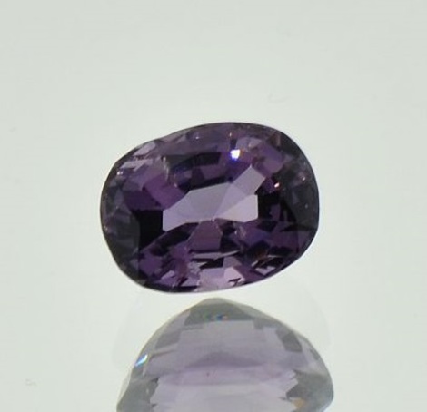 Spinell, Oval facettiert (1,68 ct.) aus Sri Lanka Spinell, Oval facettiert (1,68 ct.) aus Sri Lanka