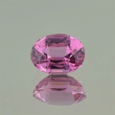 Spinell, Oval facettiert (2,89 ct.) aus Sri Lanka