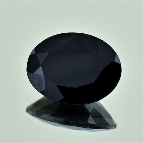 Spinell, Oval facettiert (14,77 ct.) aus Thailand (Kanchanaburi) Spinell, Oval facettiert (14,77 ct.) aus Thailand (Kanchanaburi)
