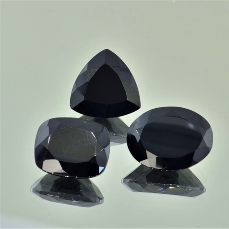 Spinell Trio facettiert schwarz 34,15 ct Spinell Trio facettiert schwarz 34,15 ct