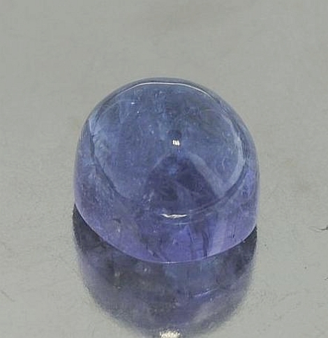 Tansanit, Oval Cabochon (8,86 ct.) aus Tansania Tansanit, Oval Cabochon (8,86 ct.) aus Tansania