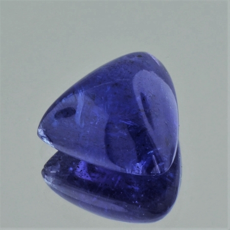 Tansanit, Trillion Cabochon (12,55 ct.) aus Tansania (Merelani Hills) Tansanit, Trillion Cabochon (12,55 ct.) aus Tansania (Merelani Hills)