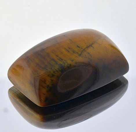 Tigerauge, Tonne Cabochon (92,25 ct.) aus Namibia Tigerauge, Tonne Cabochon (92,25 ct.) aus Namibia