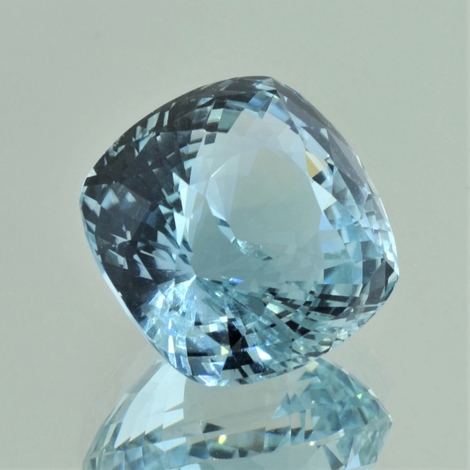 Topas antik hellblau 38,04 ct Topas antik hellblau 38,04 ct