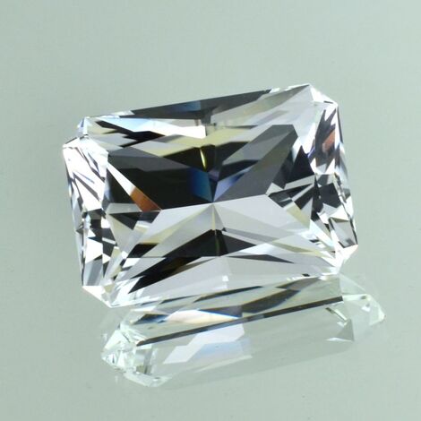 Topaz Design-Octagon colorless 51.00 ct