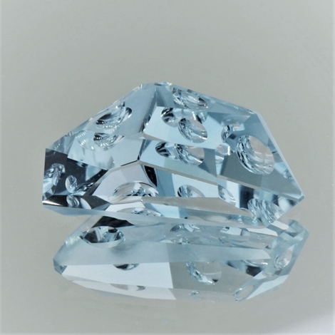 Topaz Fantasie light blue 33.55 ct