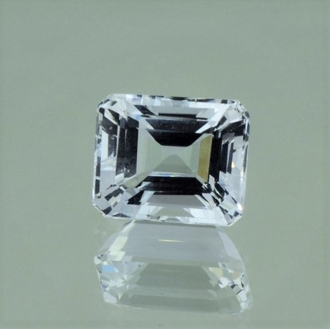 Topas, Achteck facettiert (4,84 ct.) aus Nigeria (Plateau State) Topas, Achteck facettiert (4,84 ct.) aus Nigeria (Plateau State)