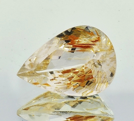Topaz pear farblos-Eisenoxideinschlüsse 13.44 ct Topaz pear farblos-Eisenoxideinschlüsse 13.44 ct
