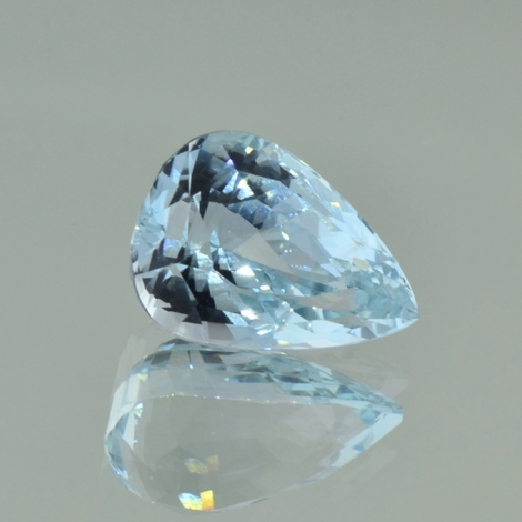 Topas Tropfen hellblau unbehandelt 9,59 ct Topas Tropfen hellblau unbehandelt 9,59 ct