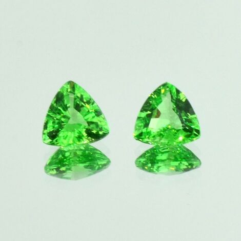 Tsavorit Duo Trillion grün unbehandelt 2,59 ct