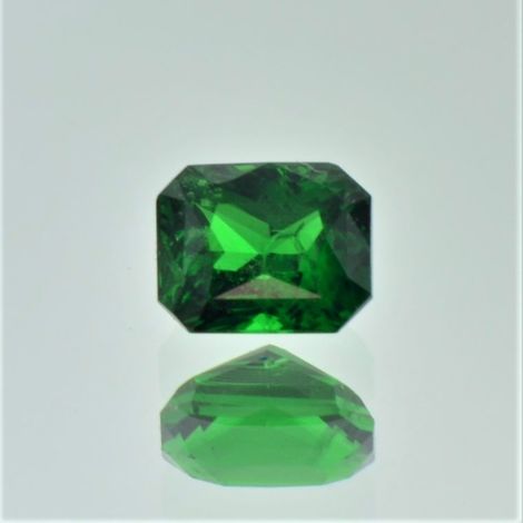 Tsavorite Garnet octagon-princess green 1.34 ct