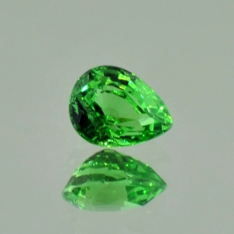 Tsavorit Granat Tropfen grün 1,36 ct Tsavorit Granat Tropfen grün 1,36 ct