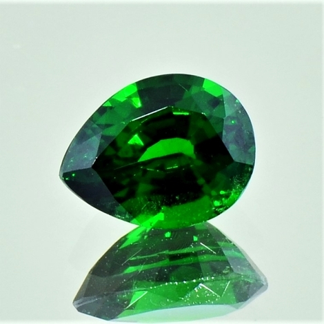 Tsavorit, Tropfen facettiert (2,49 ct.) aus Kenia (Taita Hills) Tsavorit, Tropfen facettiert (2,49 ct.) aus Kenia (Taita Hills)