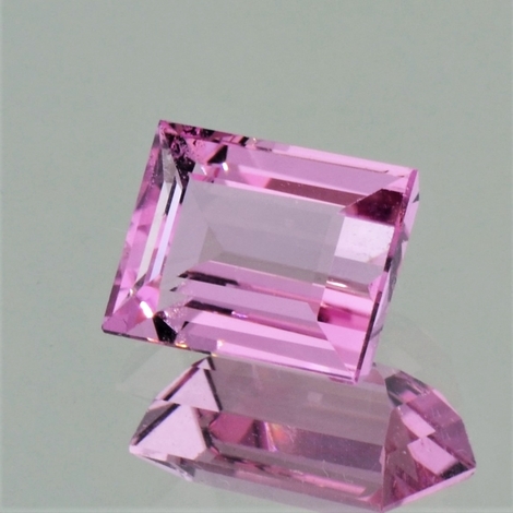 Turmalin, Rechteck facettiert (3,22 ct.) aus Brasilien Turmalin, Rechteck facettiert (3,22 ct.) aus Brasilien