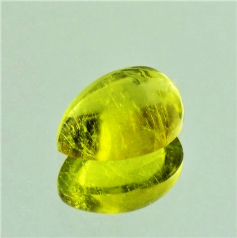 Turmalin, Tropfen Cabochon (2,67 ct.) aus Mosambik Turmalin, Tropfen Cabochon (2,67 ct.) aus Mosambik