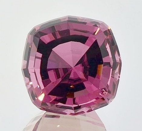 Tourmaline fantasy intensives-Rosa 35.82 ct Tourmaline fantasy intensives-Rosa 35.82 ct