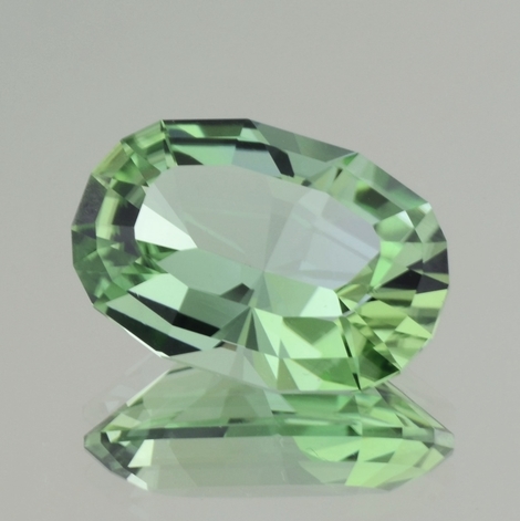 Turmalin Oval-Design mintgrün 26,76 ct