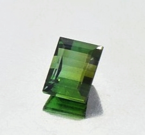 Verdelith, Rechteck facettiert (1,94 ct.) aus Pakistan