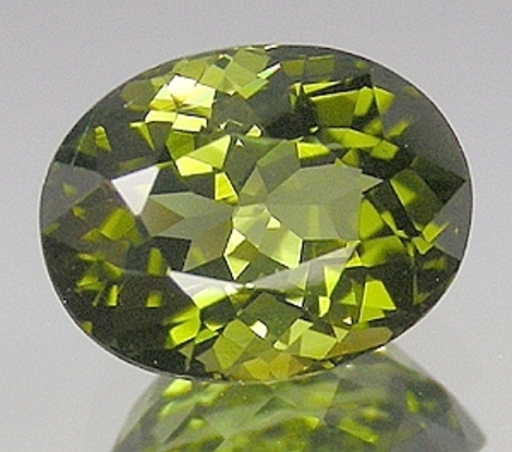 Verdelith, Oval facettiert (ca. 1,3 ct.) aus Brasilien Verdelith, Oval facettiert (ca. 1,3 ct.) aus Brasilien