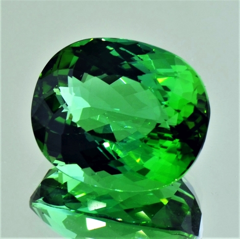 Verdelith Turmalin oval intensives-grün 26,47 ct Verdelith Turmalin oval intensives-grün 26,47 ct