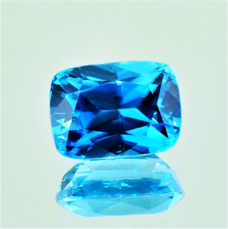 Zirkon, Antik facettiert (10,13 ct.) aus Kambodscha (Ratanakiri) Zirkon, Antik facettiert (10,13 ct.) aus Kambodscha (Ratanakiri)