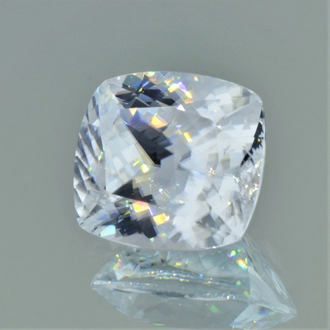 Zirkon, Antik facettiert (24,16 ct.) aus Kambodscha (Ratanakiri) Zirkon, Antik facettiert (24,16 ct.) aus Kambodscha (Ratanakiri)