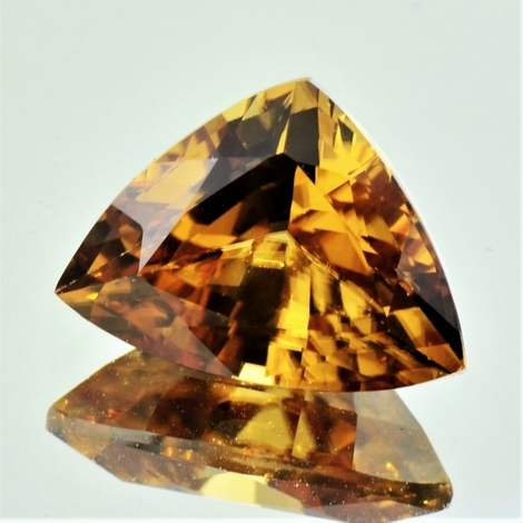 Zirkon, Trillion facettiert (12,10 ct.) aus Tansania Zirkon, Trillion facettiert (12,10 ct.) aus Tansania