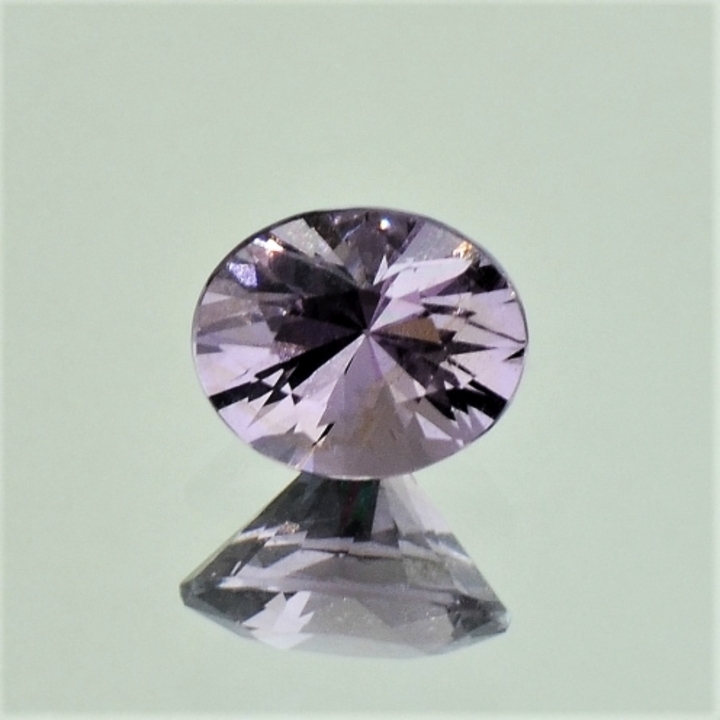 Spinell oval gräulich-flieder 1,18 ct