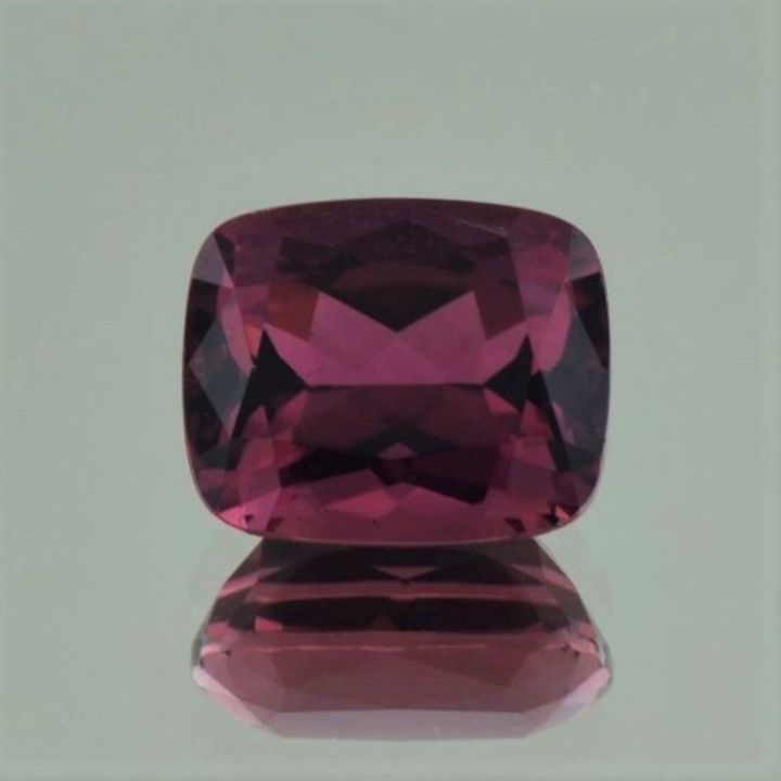 Tourmaline cushion brownish pink-red 7.90 ct.