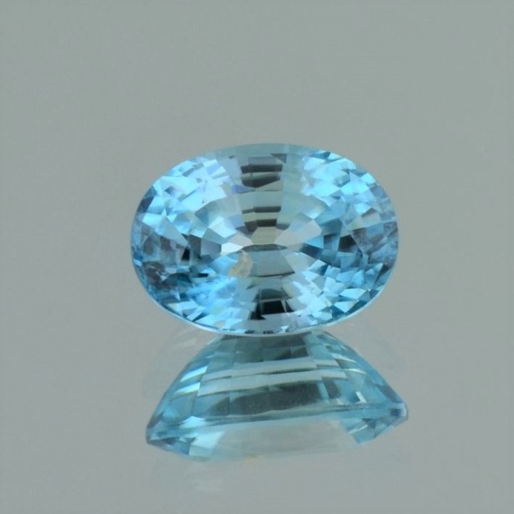 Zirkon oval intensives Hellblau 6,04 ct