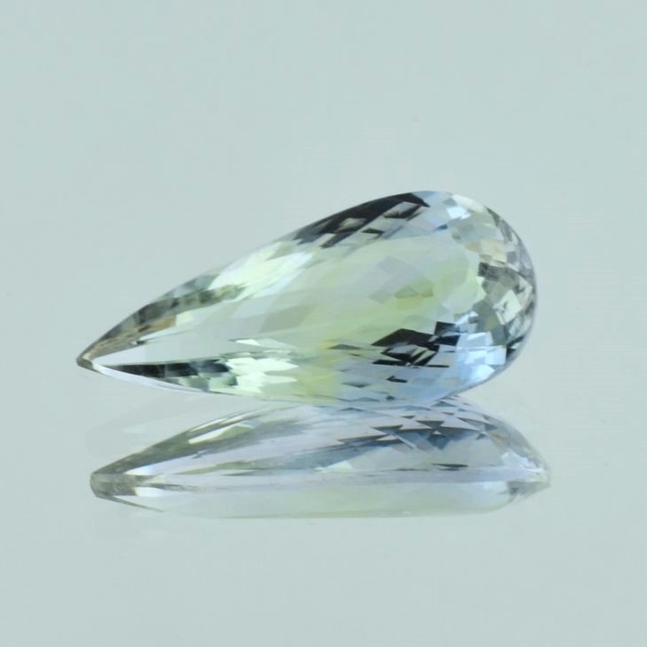 Zoisit Tropfen bicolor ungebrannt 9,08 ct
